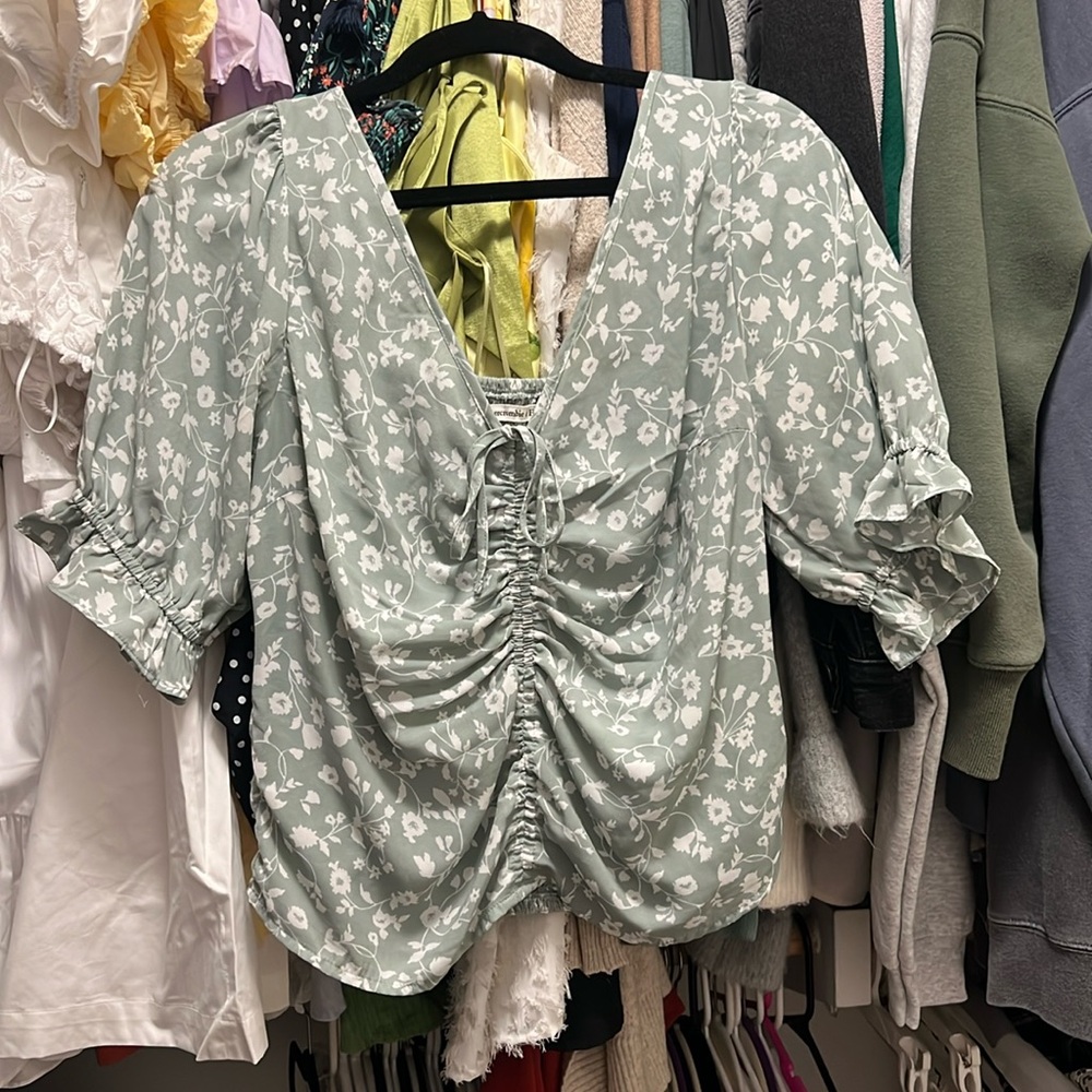 Abercrombie smock back floral blouse
